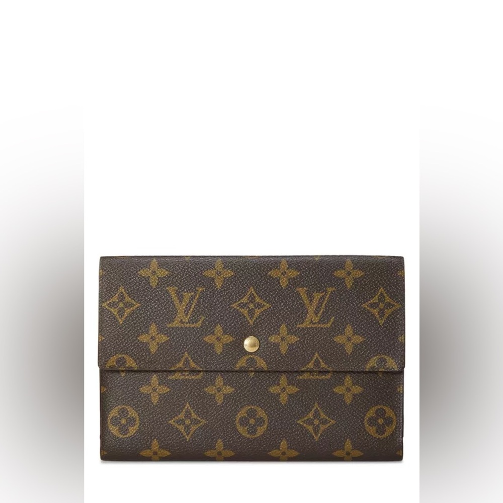 Louis Vuitton Monogram Canvas Pochette Passport